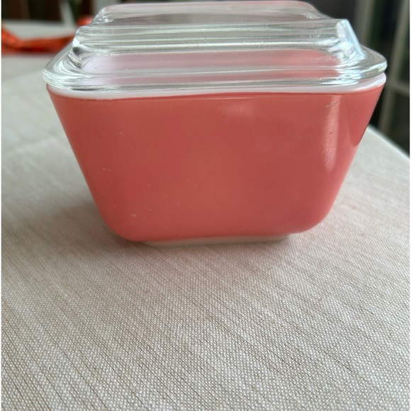 PYREX #501 Flamingo Pink Refrigerator dish with lid - Picture 7 of 16